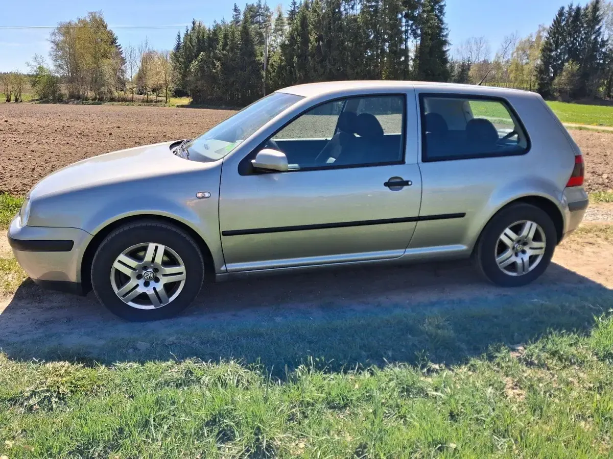 Gebraucht VW Golf IV 101 PS (74 kW) 2002 Silber Kleinwagen