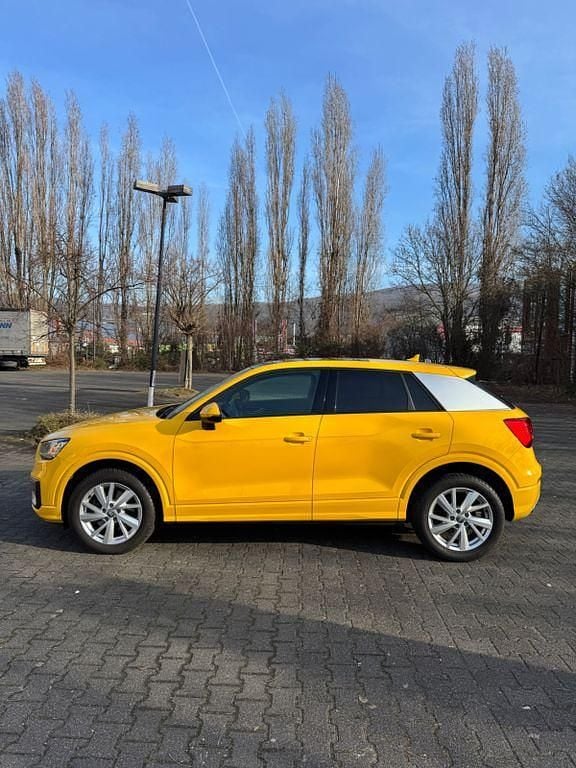 Gebraucht Audi Q2 Sport 150 PS (110 kW) 2018 Gelb SUV
