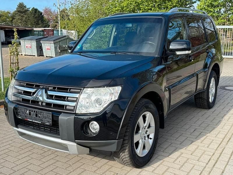 Gebraucht Mitsubishi Pajero Intense 170 PS (125 kW) 2007 Schwarz SUV