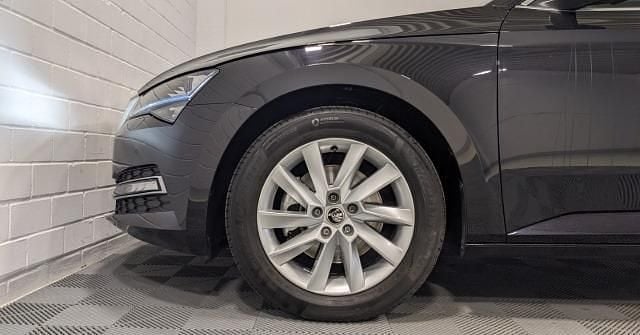 Gebraucht Skoda Superb Style 150 PS (110 kW) 2024 Metallic Kombi