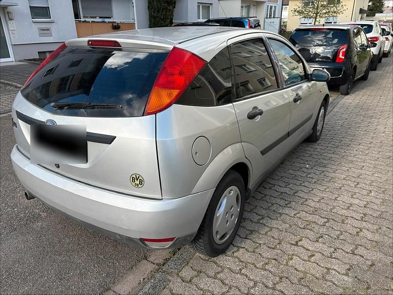 Gebraucht Ford Focus 101 PS (74 kW) 2000 Silber Kleinwagen