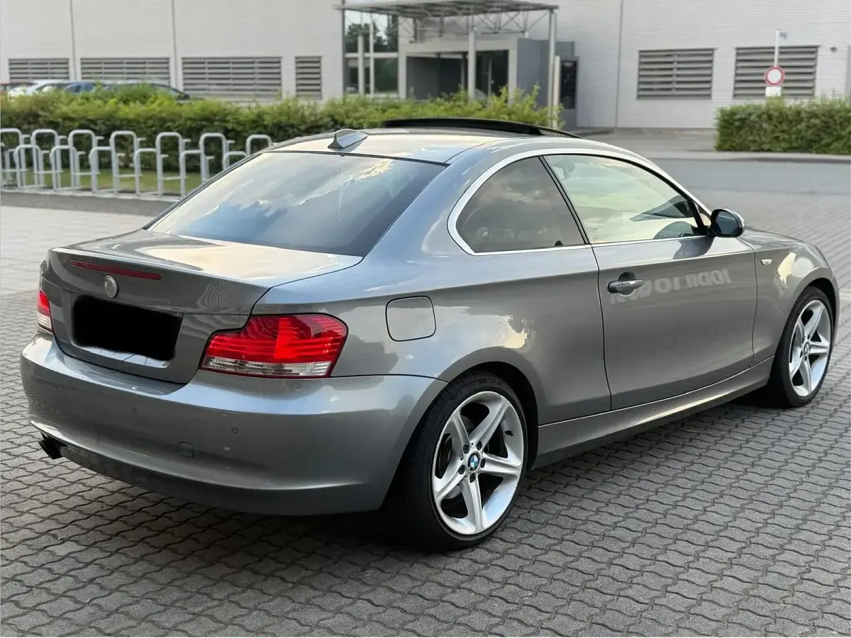 Gebraucht BMW 123 Coupé 204 PS (150 kW) 2009 Grau Coupé