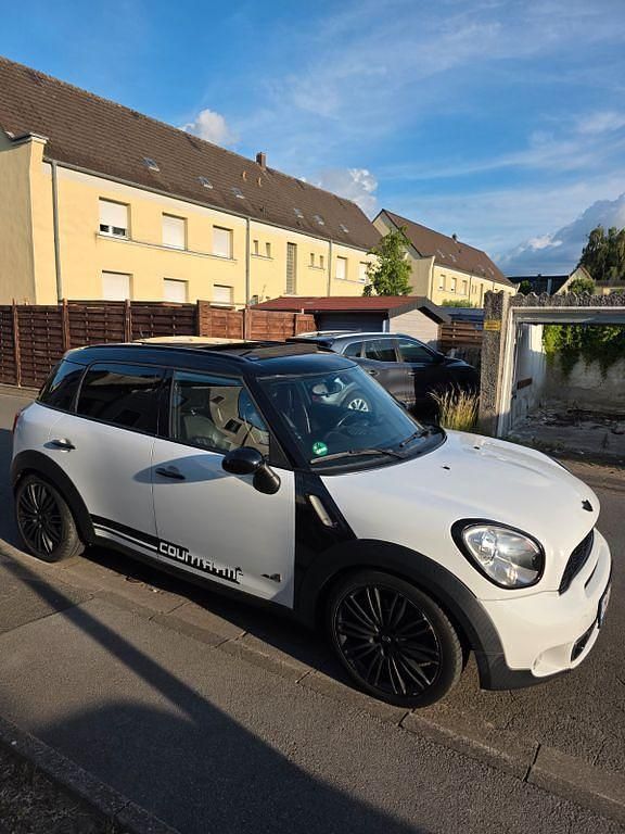 Weiß Gebraucht 2010 Mini Cooper S Countryman SUV | 7.650 € (Fairer Preis) - Bild 1/4