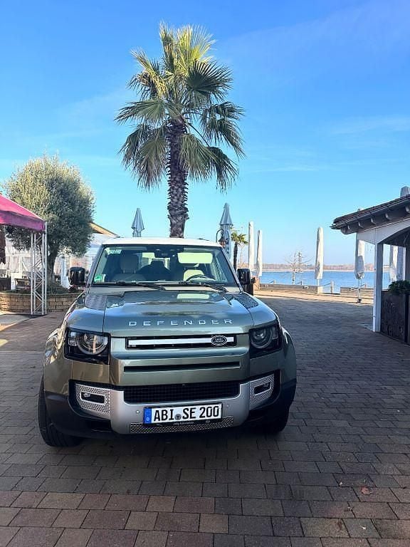 Grün Gebraucht 2021 Land Rover Defender HSE SUV | 59.700 € (Guter Preis) - Bild 1/4