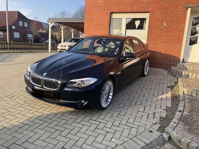 Blau Gebraucht 2011 BMW 523 Limousine | 9.990 € (Guter Preis) - Bild 1/4