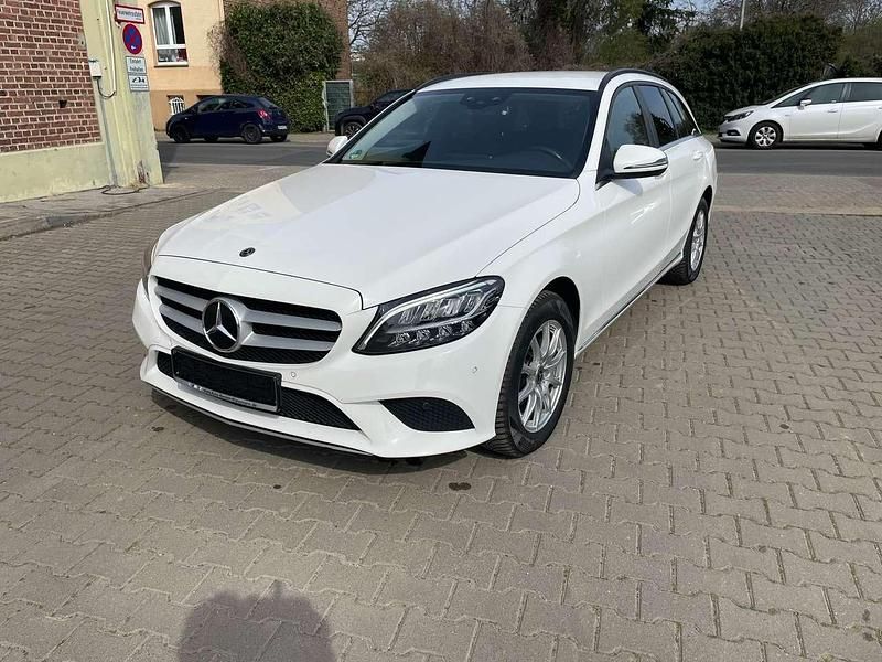 Gebraucht Mercedes C180 122 PS (89 kW) 2021 Weiß Kombi