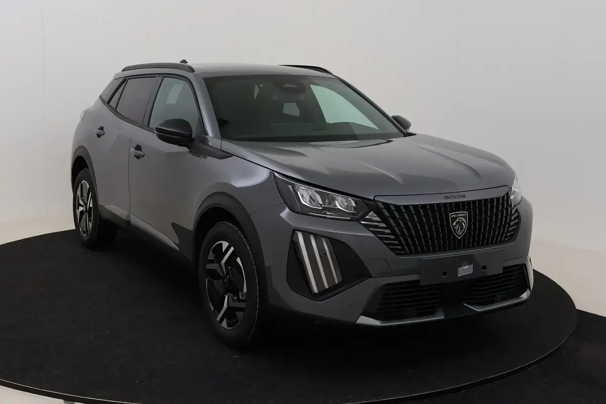 Neu Peugeot 2008 Allure 101 PS (74 kW) 2026 Grau (selenium grey) SUV