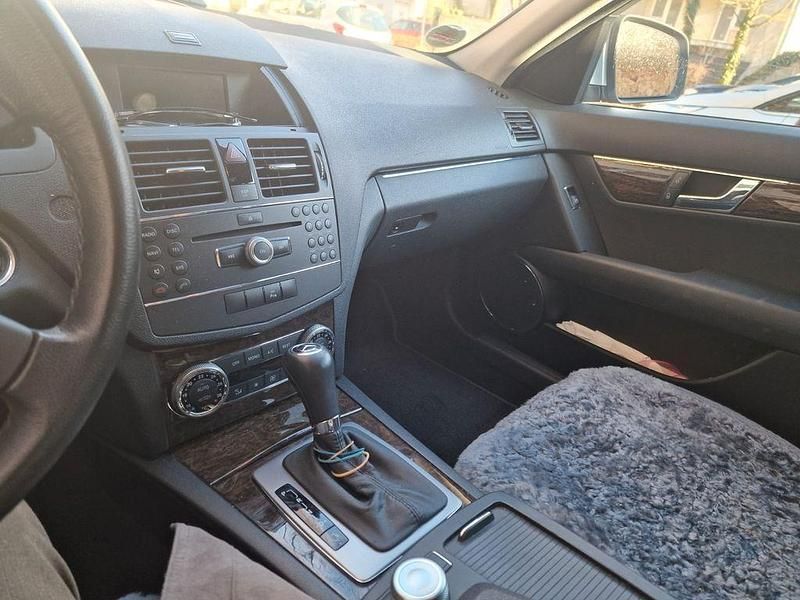 Silber Gebraucht 2007 Mercedes C200 Elegance Limousine | 7.800 € (Fairer Preis) - Bild 1/4