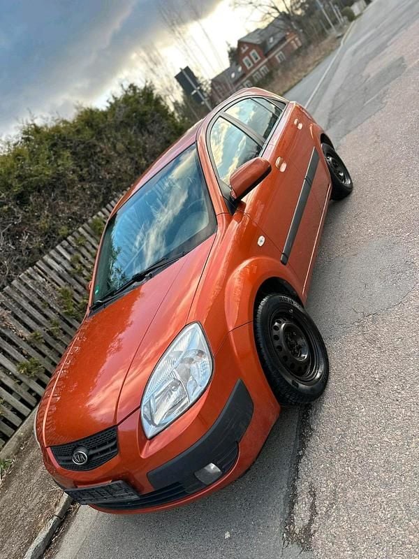 Gebraucht Kia Rio 110 PS (80 kW) 2007 Orange Kleinwagen