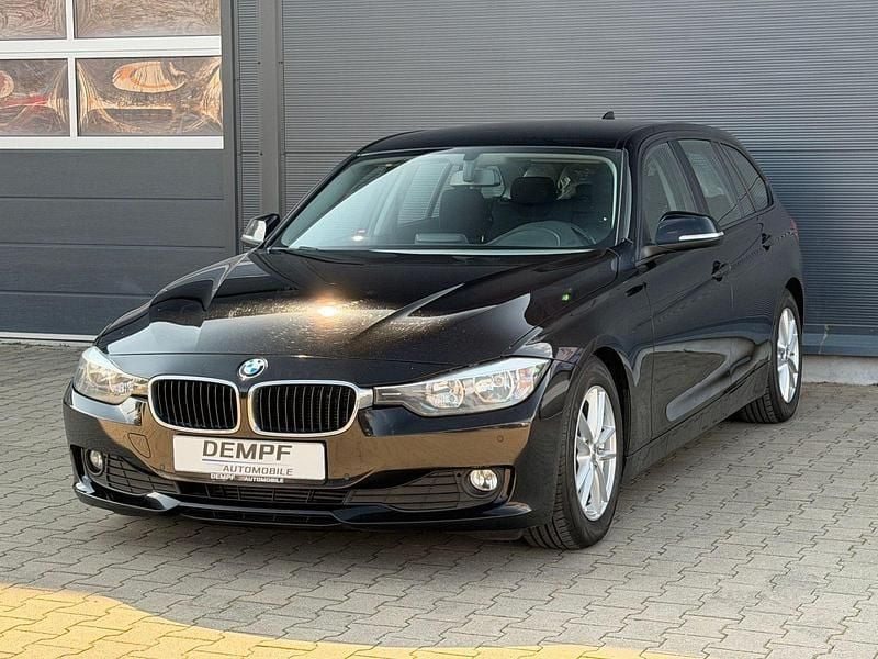 Gebraucht BMW 320 Luxury Line 163 PS (119 kW) 2014 Schwarz Kombi