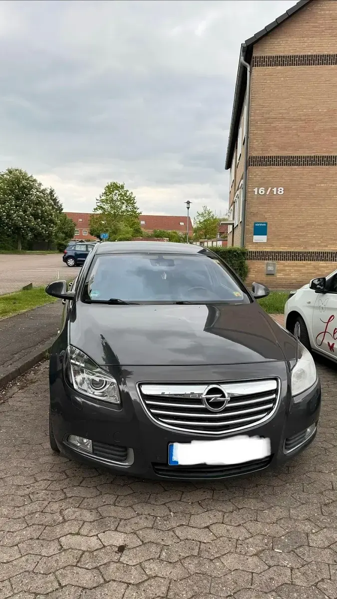 Gebraucht Opel Insignia 160 PS (117 kW) 2013 Grau Limousine