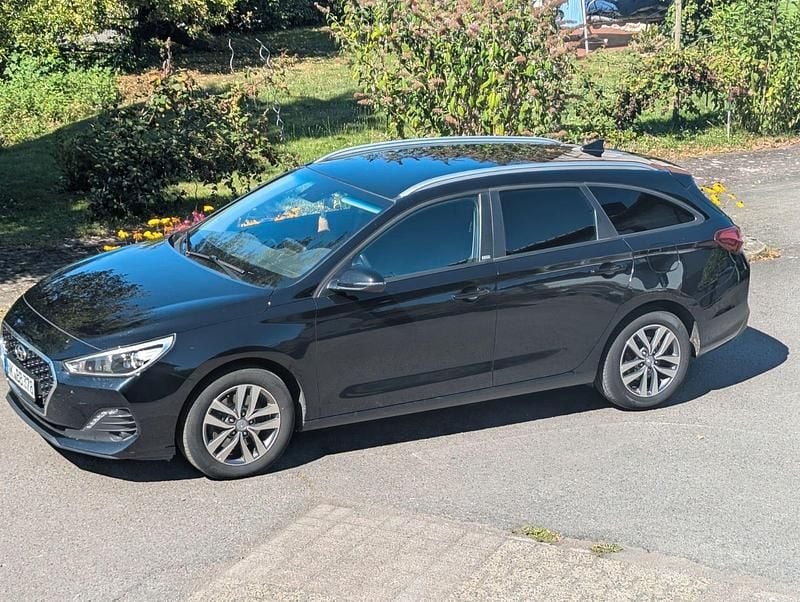 Schwarz Gebraucht 2019 Hyundai i30 YES! Kombi | 9.750 € (Guter Preis) - Bild 1/4