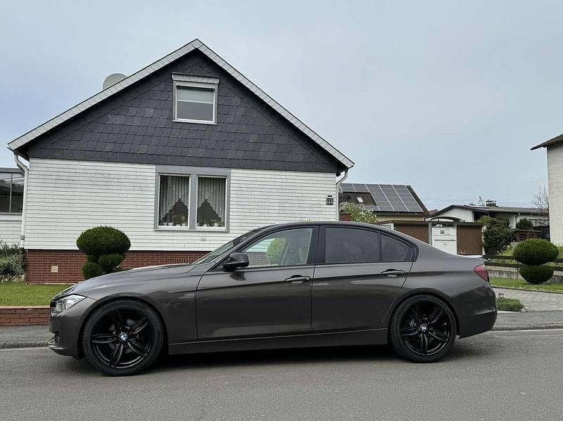 Gebraucht BMW 320 184 PS (135 kW) 2014 Limousine