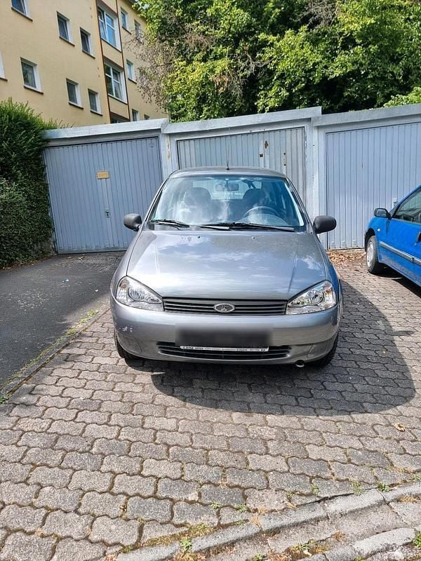 Grau Gebraucht 2009 Lada Kalina Kleinwagen | 650 € - Bild 1/4