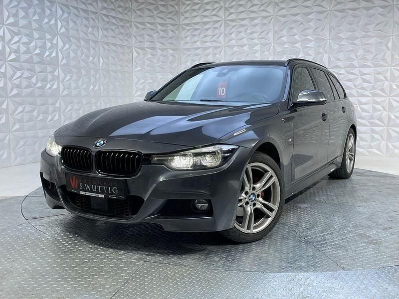 Grau Gebraucht 2018 BMW 320 M Sport Kombi | 17.500 € (Superpreis) - Bild 1/4