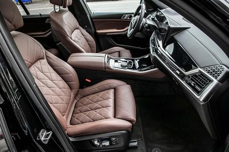 Gebraucht BMW X5 M Sport 530 PS (389 kW) 2024 Schwarz SUV