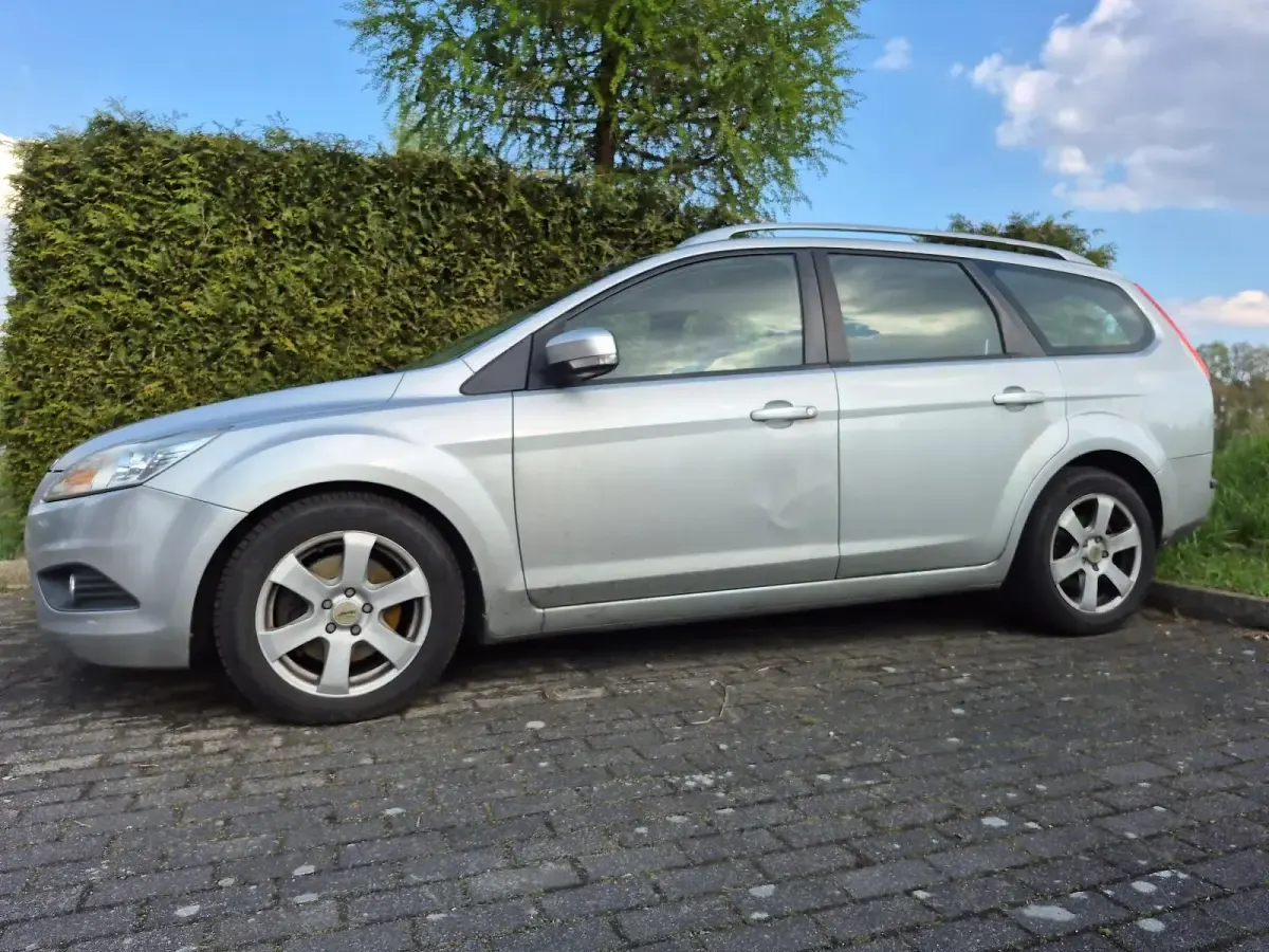 Gebraucht Ford Focus 136 PS (100 kW) 2008 Silber Limousine