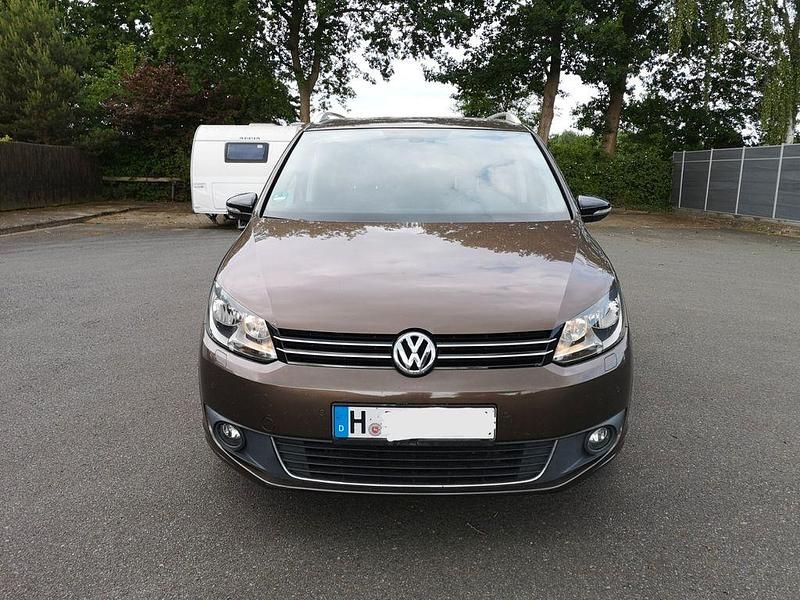 Braun Gebraucht 2012 VW Touran Style Van / Kleinbus | 5.550 € (Superpreis) - Bild 1/4