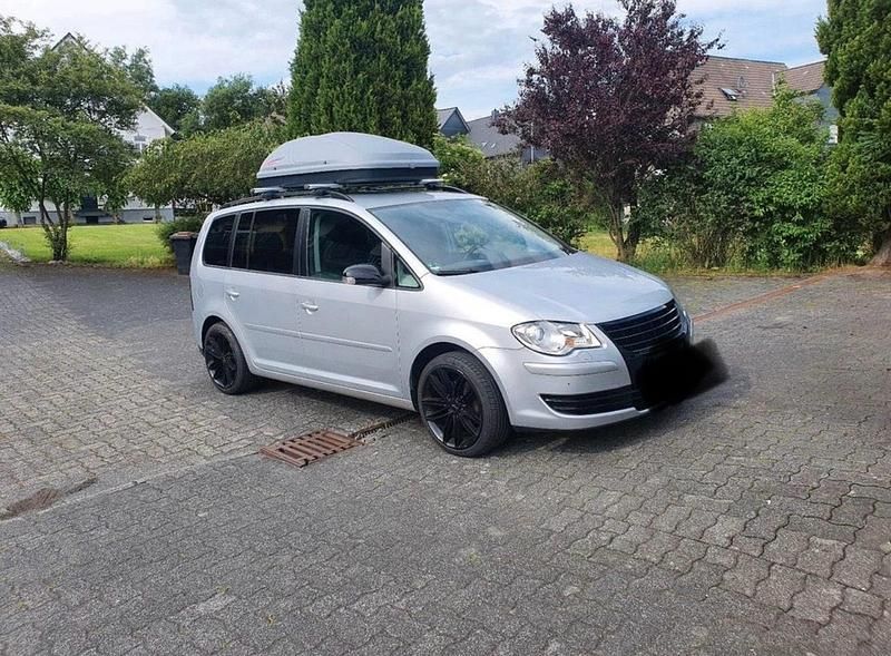 Silber Gebraucht 2007 VW Touran Highline Van / Kleinbus | 4.550 € (Teuer) - Bild 1/4