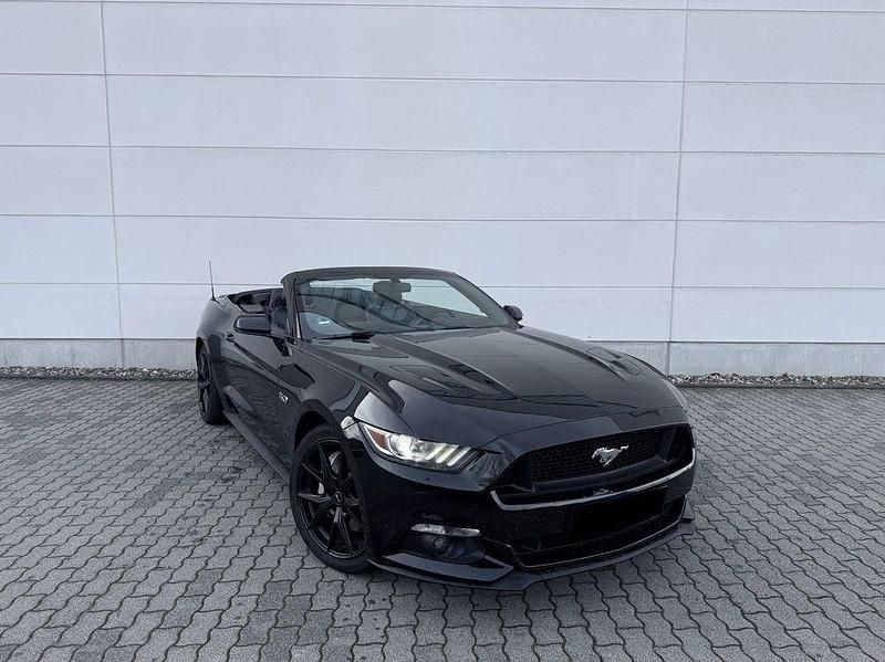 Gebraucht Ford Mustang GT Convertible 421 PS (309 kW) 2016 Schwarz Cabrio