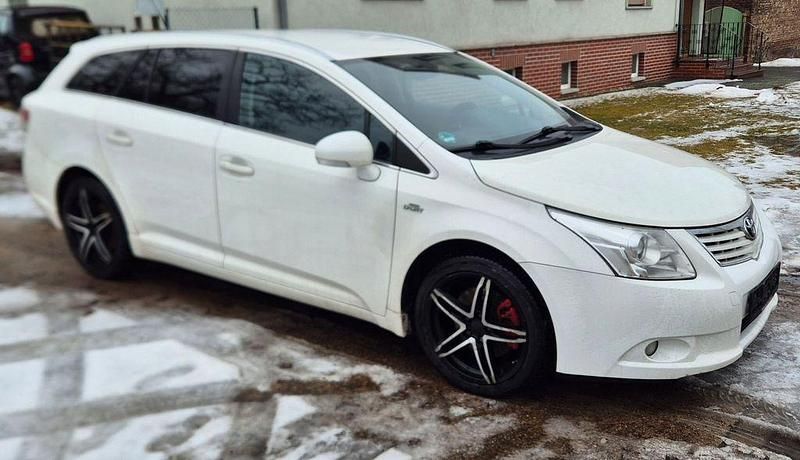 Gebraucht Toyota Avensis Executive 177 PS (130 kW) 2010 Weiß Kombi