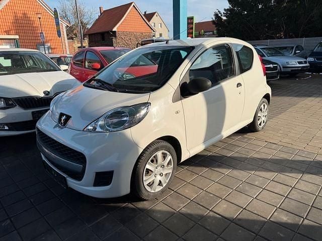Gebraucht Peugeot 107 68 PS (50 kW) 2009 Weiß Kleinwagen