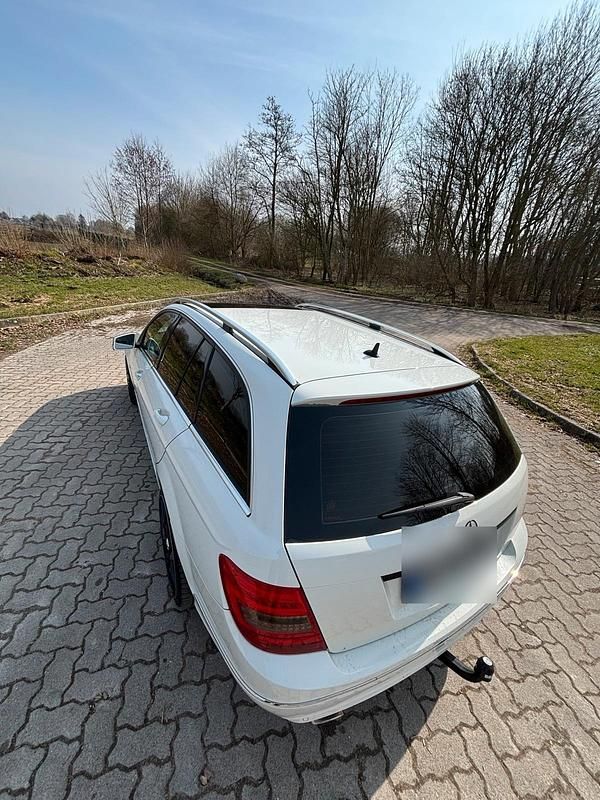 Gebraucht Mercedes C250 204 PS (150 kW) 2012 Weiß Kombi