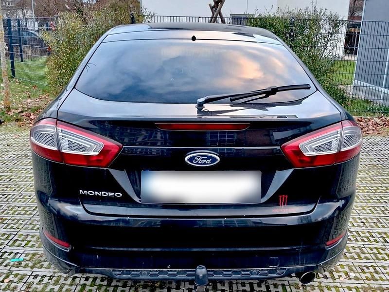 Gebraucht Ford Mondeo 140 PS (102 kW) 2011 Schwarz Limousine