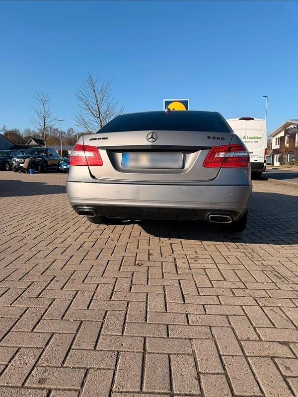 Gebraucht Mercedes E220 170 PS (125 kW) 2012 Limousine