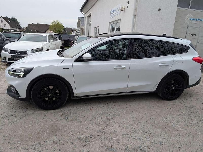 Gebraucht Ford Focus Active 125 PS (91 kW) 2019 Frostweiß Kombi