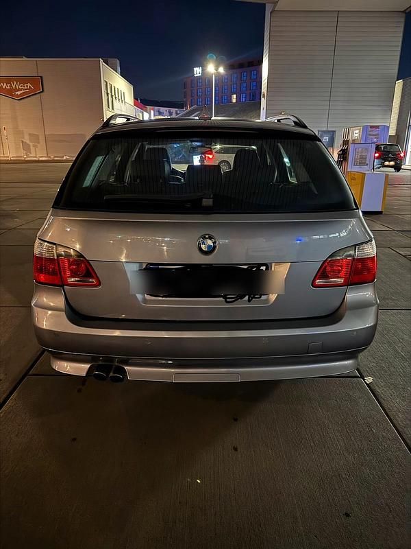 Gebraucht BMW 525 192 PS (141 kW) 2024 Silber Kombi