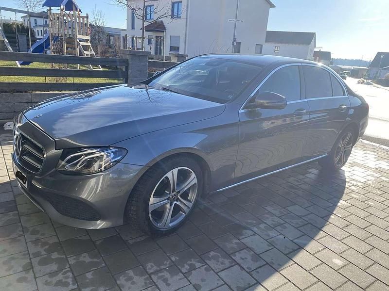 Gebraucht Mercedes E220 Avantgarde 194 PS (142 kW) 2019 Silber Limousine