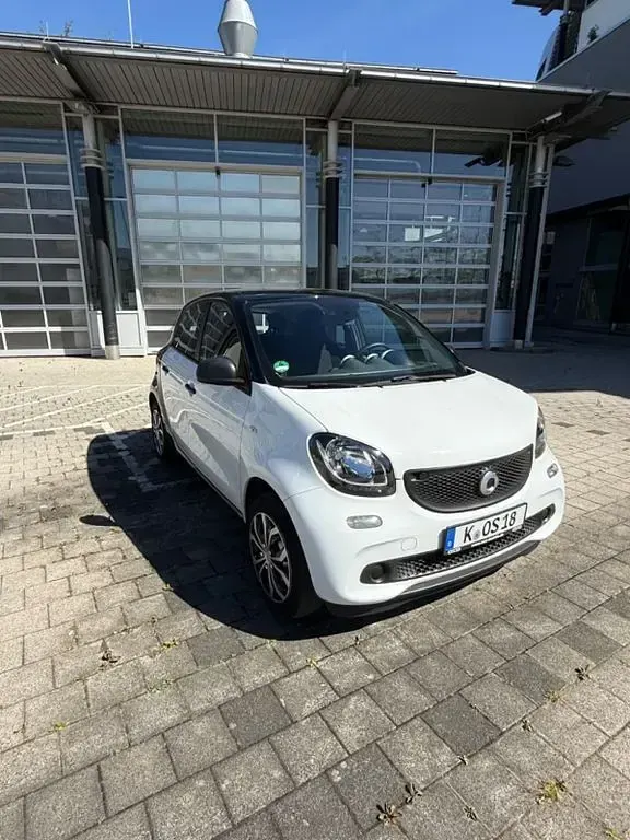 Begagnad Smart ForFour 71 HK (52 kW) 2019 Vit Halvkombi