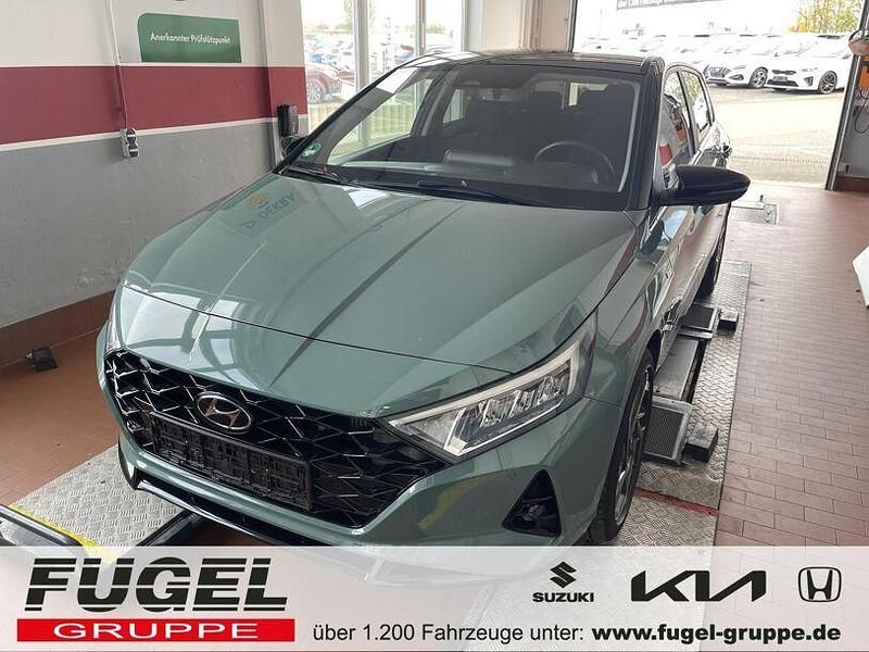 Mangrove green/ phantom black / mic Gebraucht 2022 Hyundai i20 Prime Limousine | 17.999 € (Guter Preis) - Bild 1/4