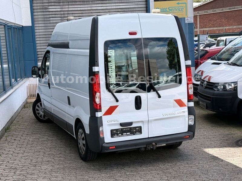 Gebraucht Opel Vivaro 114 PS (83 kW) 2013 Casabl/arctic/eisweiss/kaolin Van / Kleinbus