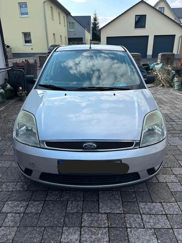 Gebraucht Ford Fiesta 2005 Silber Kleinwagen