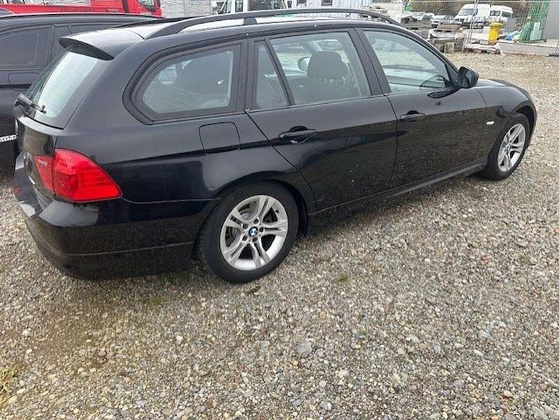 Gebraucht BMW 318 143 PS (105 kW) 2009 Schwarz ii Kombi