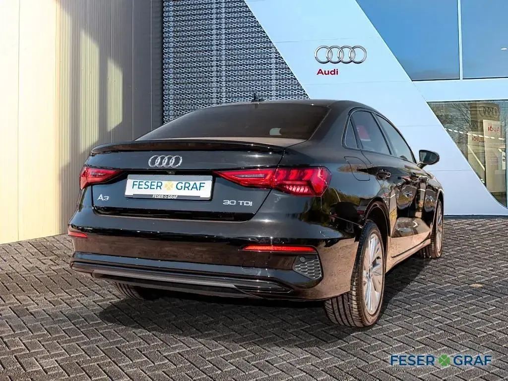 Gebraucht Audi A3 Ambiente 116 PS (85 kW) 2022 Mythosschwarz metallic Limousine