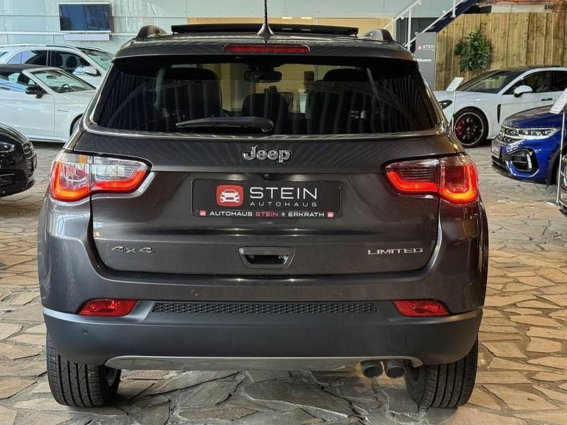 Gebraucht Jeep Compass Limited 170 PS (125 kW) 2019 Grau SUV
