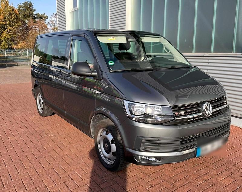 Grau Gebraucht 2019 VW Multivan Van | 34.900 € (Superpreis) - Bild 1/4