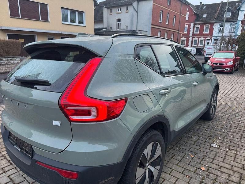 Gebraucht Volvo XC40 Plus 129 PS (94 kW) 2023 Sage green SUV