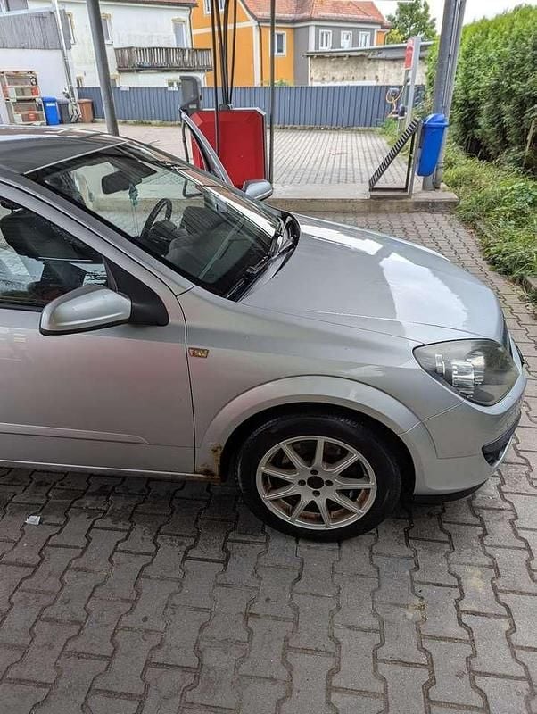 Gebraucht Opel Astra Edition 105 PS (77 kW) 2007 Limousine