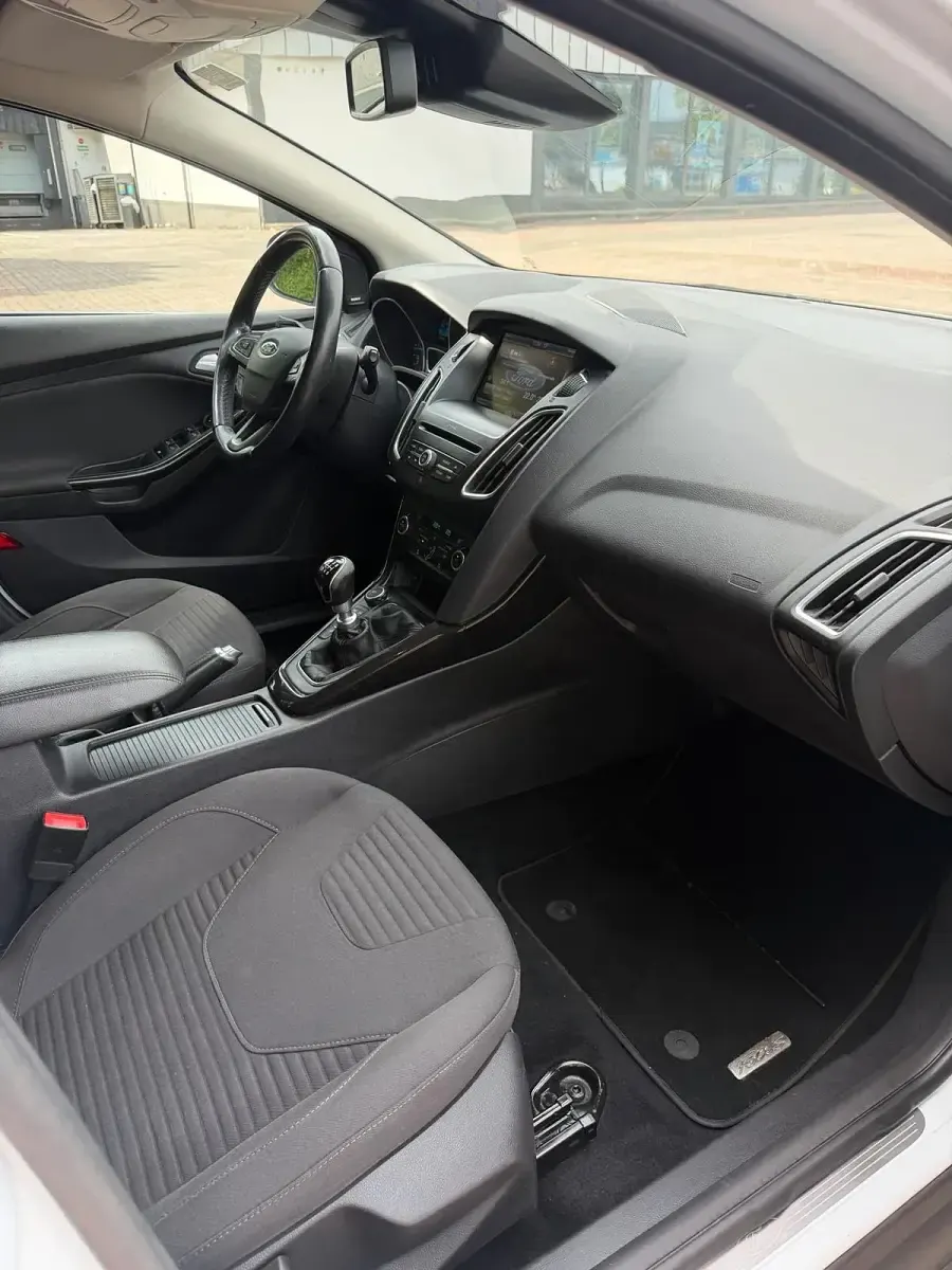 Używany Ford Focus Titanium 150 KM (110 kW) 2016 Biały Kombi