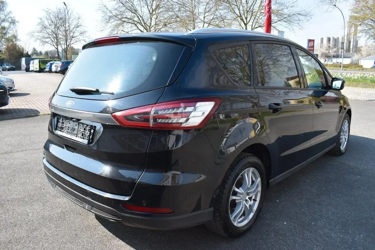 Gebraucht Ford S-MAX Trend 150 PS (110 kW) 2019 Schwarz Van / Kleinbus