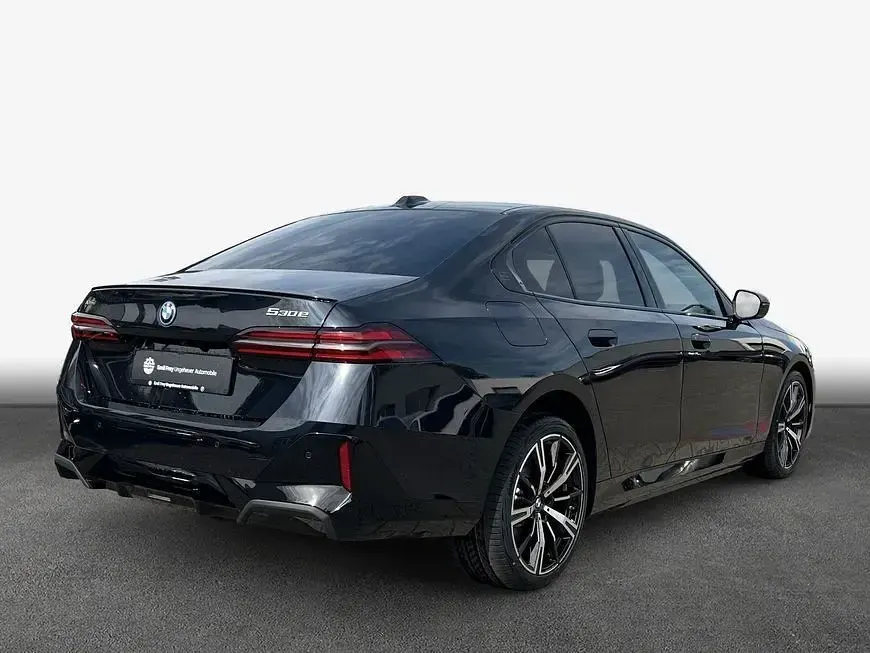 Nowe BMW 530e Performance 190 KM (139 kW) 2026 Czarny Sedan/Limuzyna