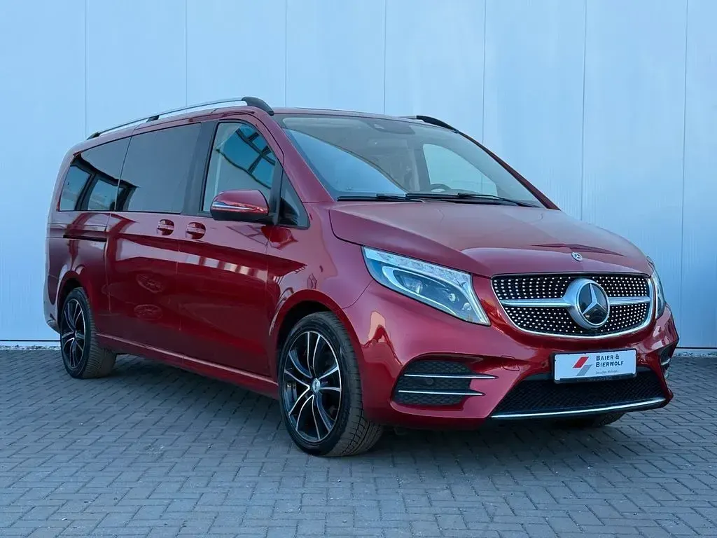 Gebraucht Mercedes V220 AMG line 163 PS (119 kW) 2019 Rot Van / Kleinbus