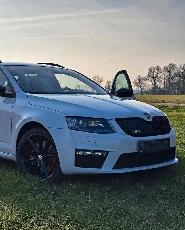 Weiß Gebraucht 2016 Skoda Octavia RS Kombi | 12.099 € (Superpreis) - Bild 1/4