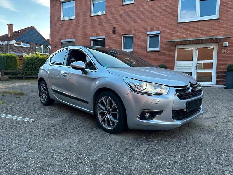 Grau Gebraucht 2011 Citroën DS4 Kleinwagen | 5.990 € (Fairer Preis) - Bild 1/4