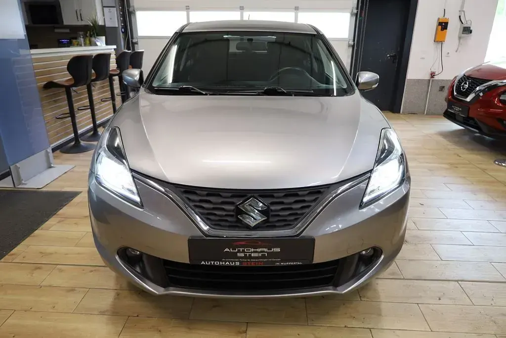 Gebraucht Suzuki Baleno Basic 90 PS (66 kW) 2016 Grau Kleinwagen