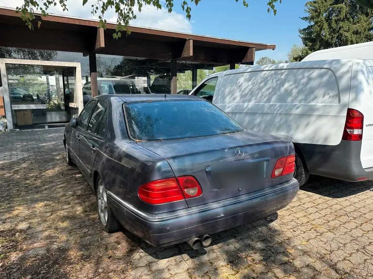 Gebraucht Mercedes E430 279 PS (205 kW) 1998 Blau Limousine